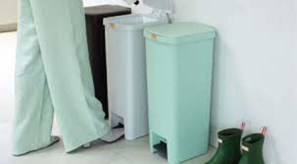 Picture of BRABANTIA STEP UP JADE GREEN PEDAL BIN